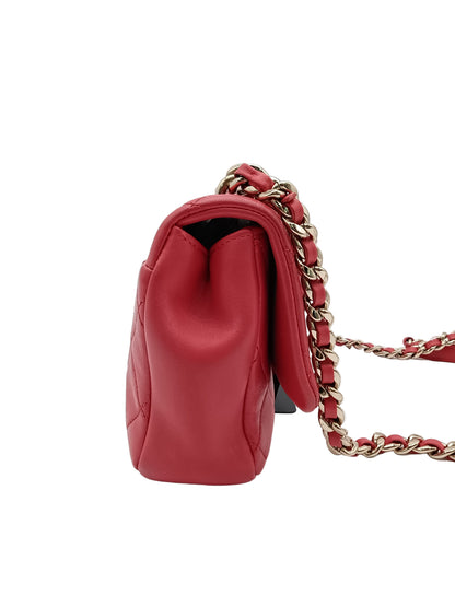 CHANEL Matelasse Flap Chain Shoulder Bag