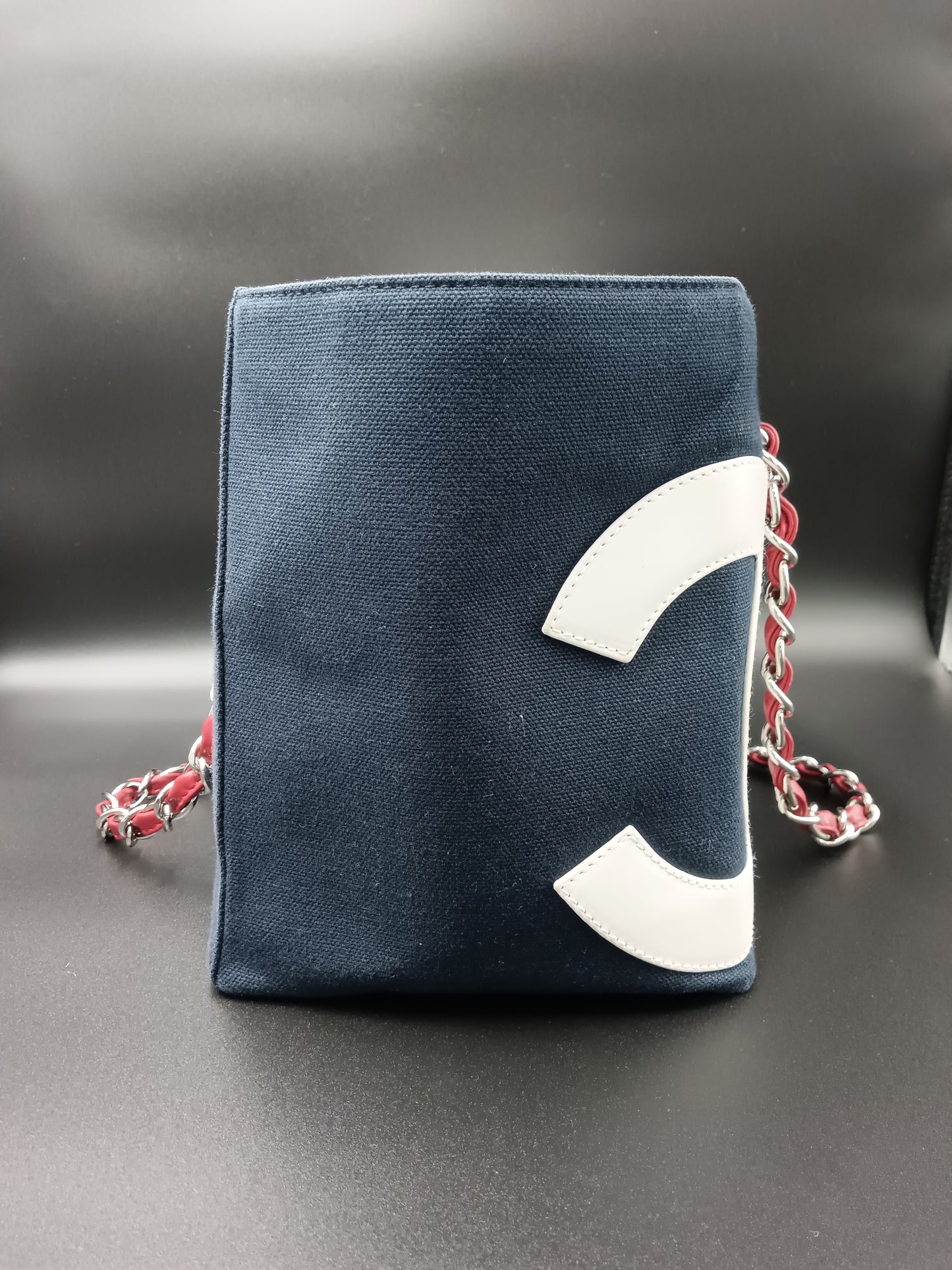 CHANEL Vintage No.5 Chain Tote