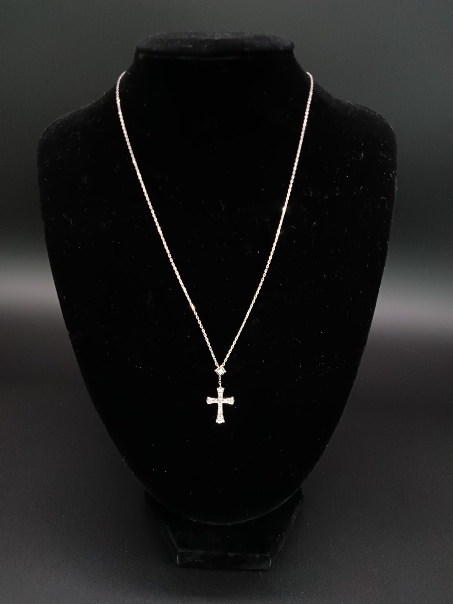 VENDOME K18 White Gold Necklace