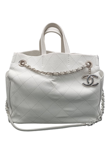 CHANEL Caviar Shoulder Bag