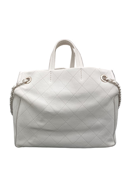 CHANEL Caviar Shoulder Bag
