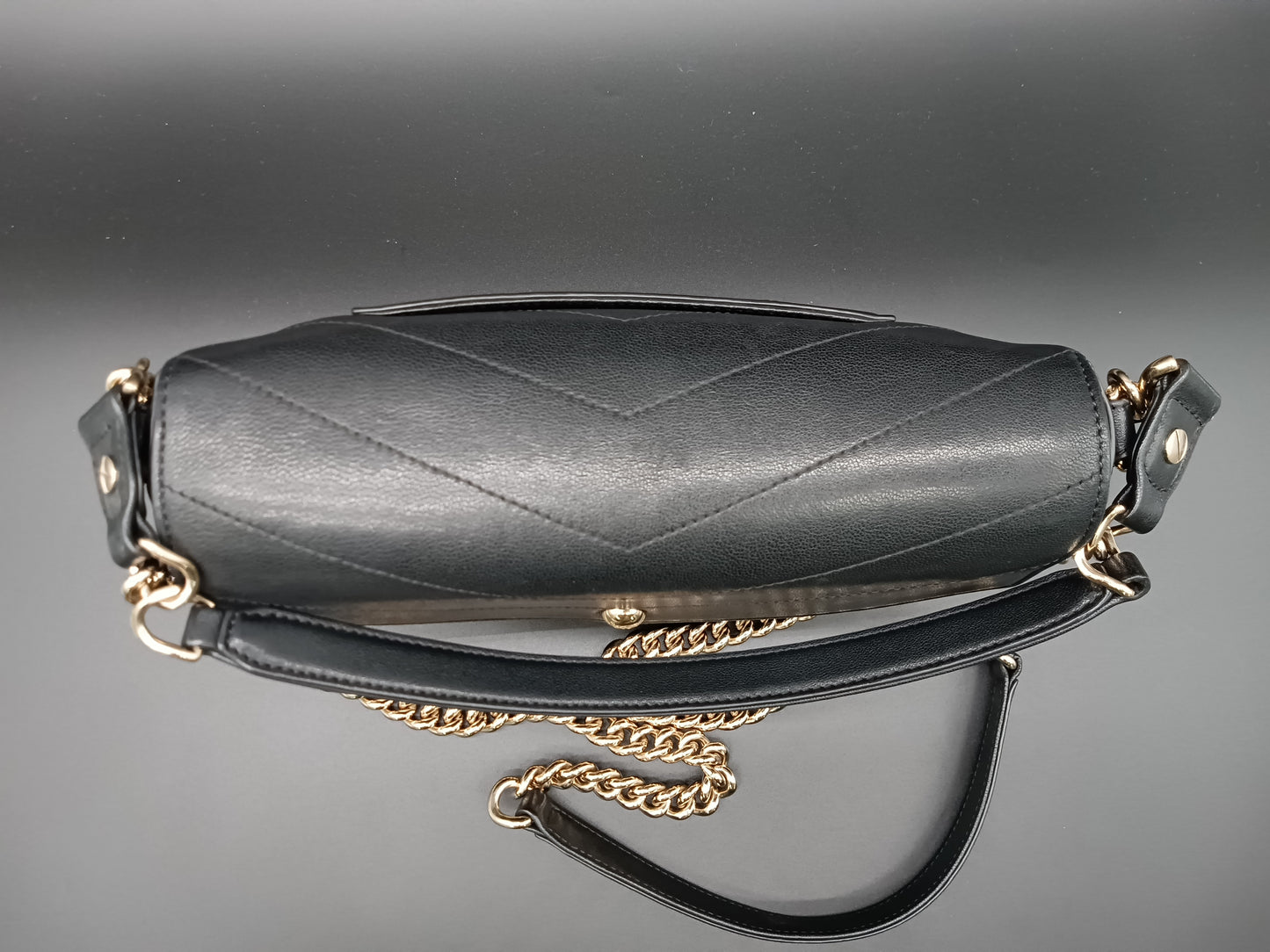CHANEL V-Stitch Envelope Flap
