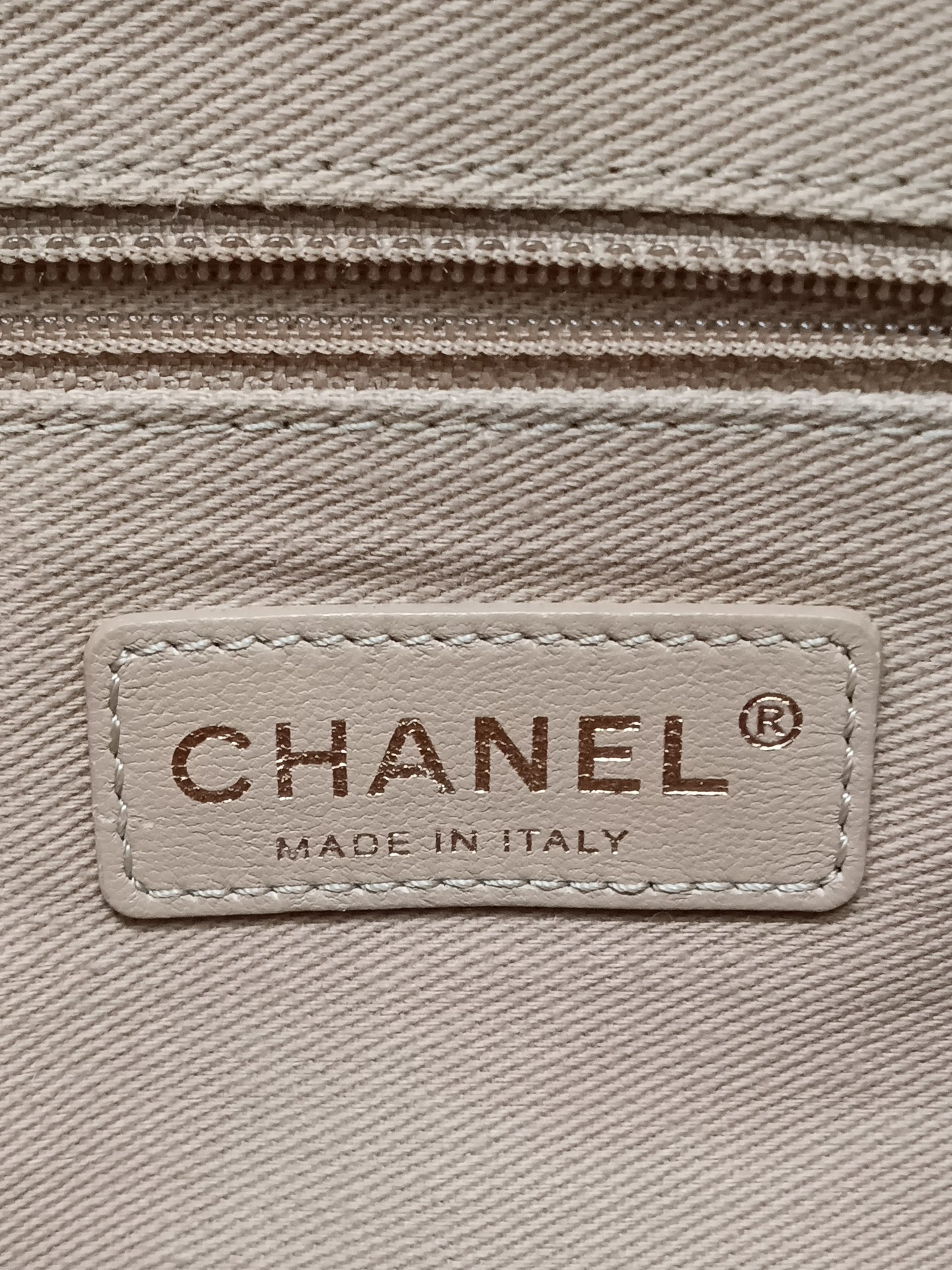 CHANEL Caviar Country Chic Messenger Bag
