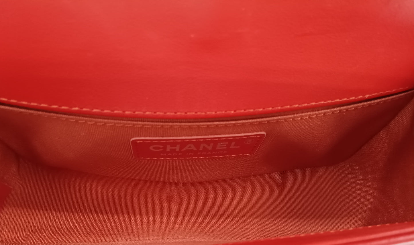 CHANEL Lambskin V-Stitch Leboy