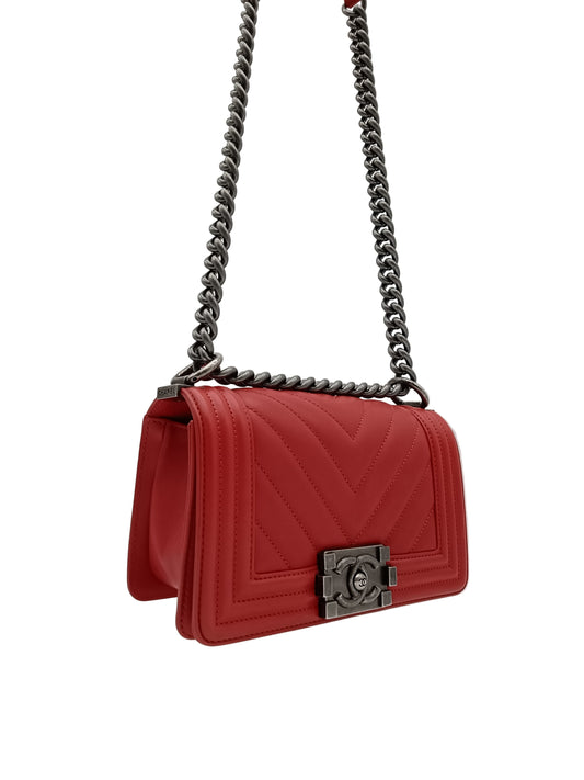 CHANEL Lambskin V-Stitch Leboy