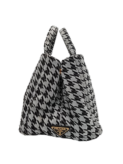Prada Canapa