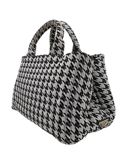 Prada Canapa