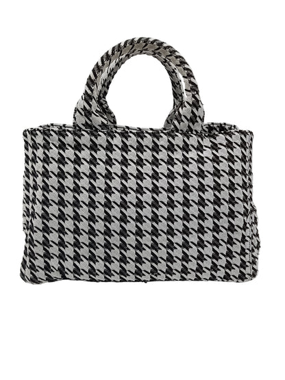 Prada Canapa