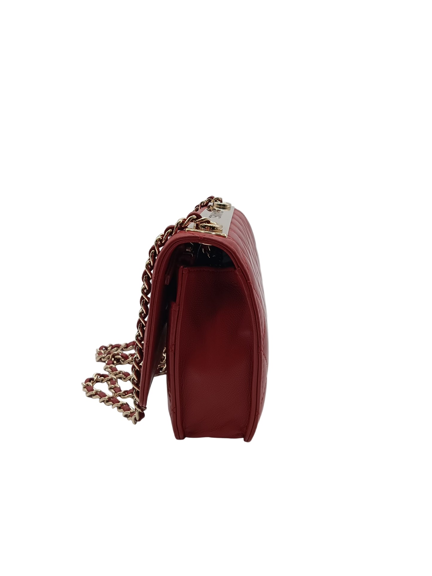 CHANEL Trendy Wallet on Chain