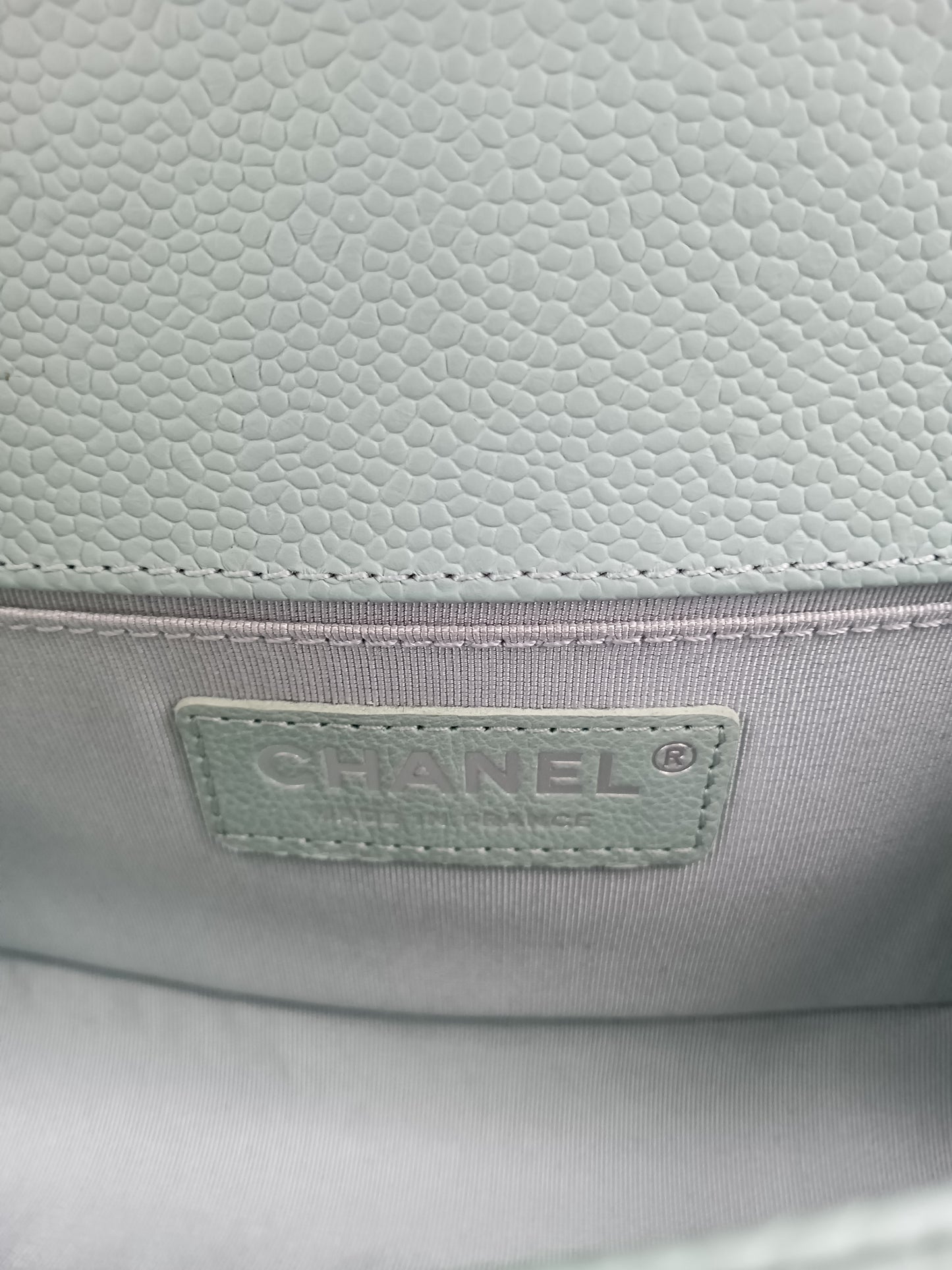 CHANEL Caviar V-Stitch Leboy