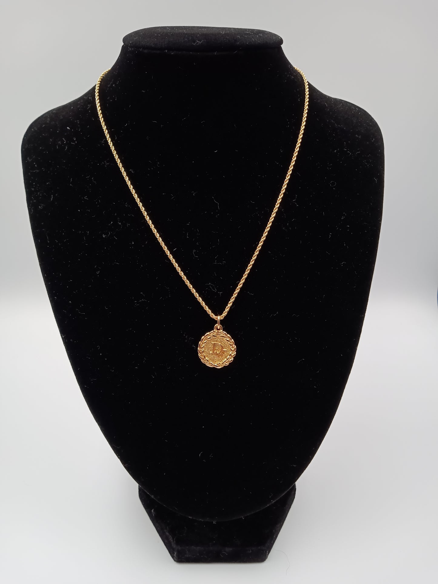 DIOR Laurel Motif Logo Pendant Necklace