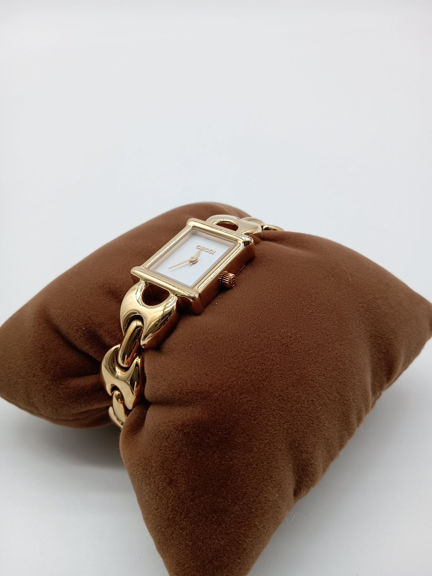 GUCCI 1800 L Watch