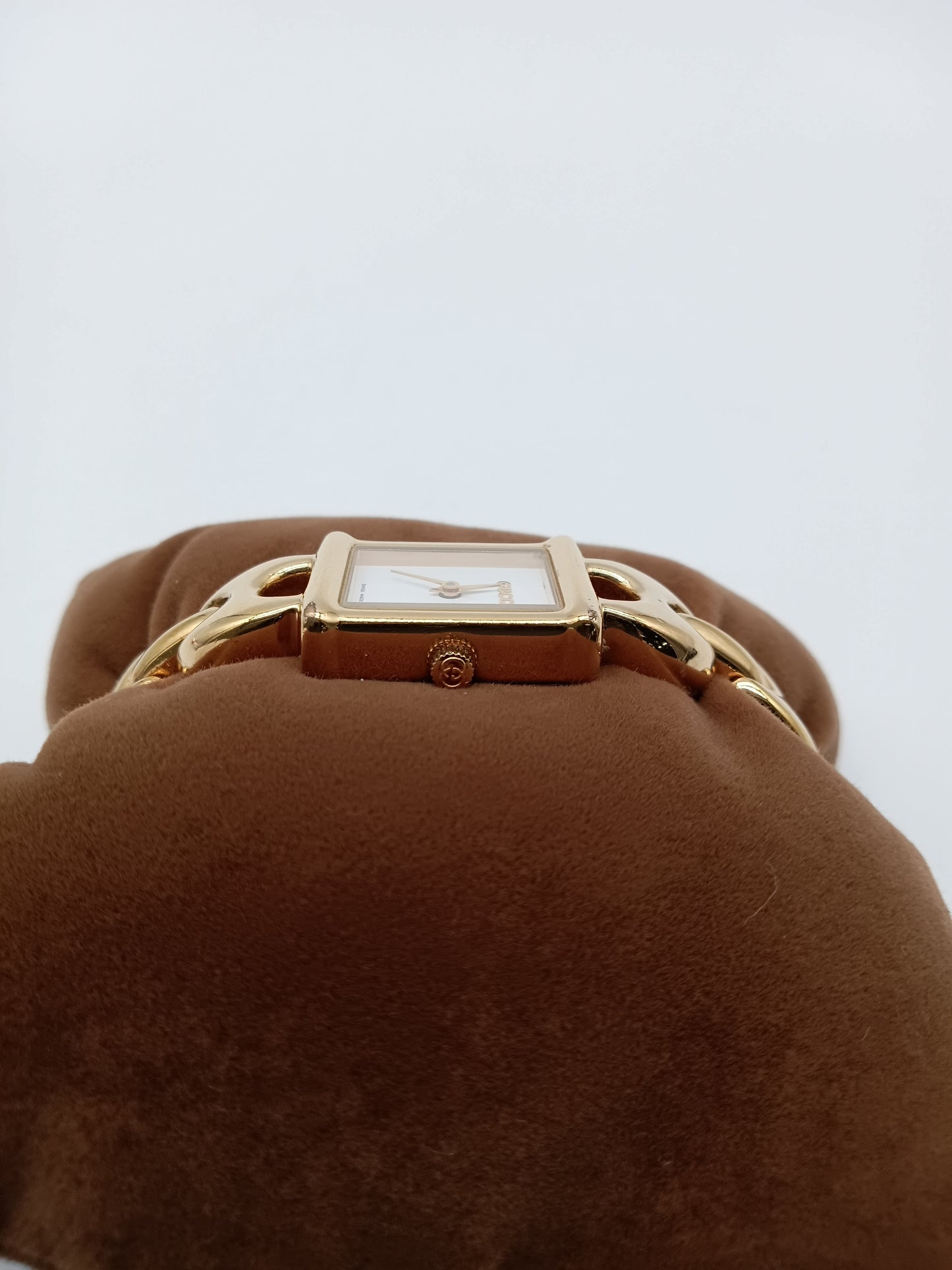 GUCCI 1800 L Watch