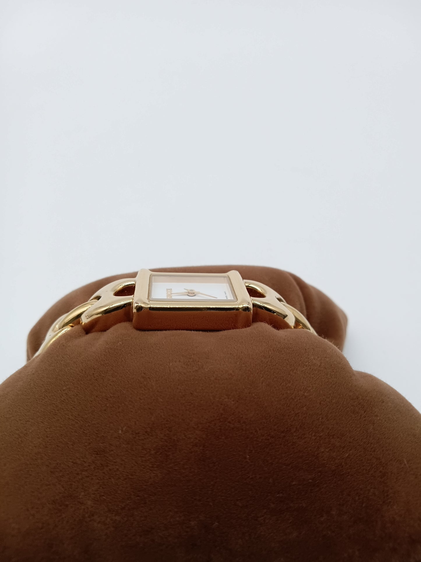 GUCCI 1800 L Watch