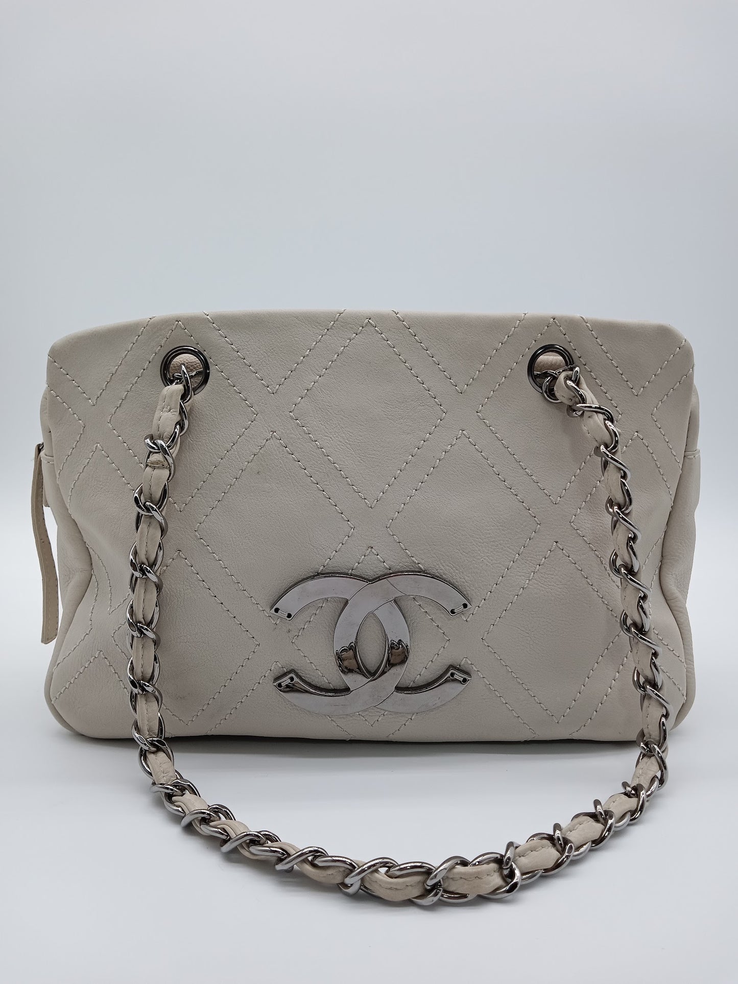 CHANEL Diamond Stitch Shoulder Bag