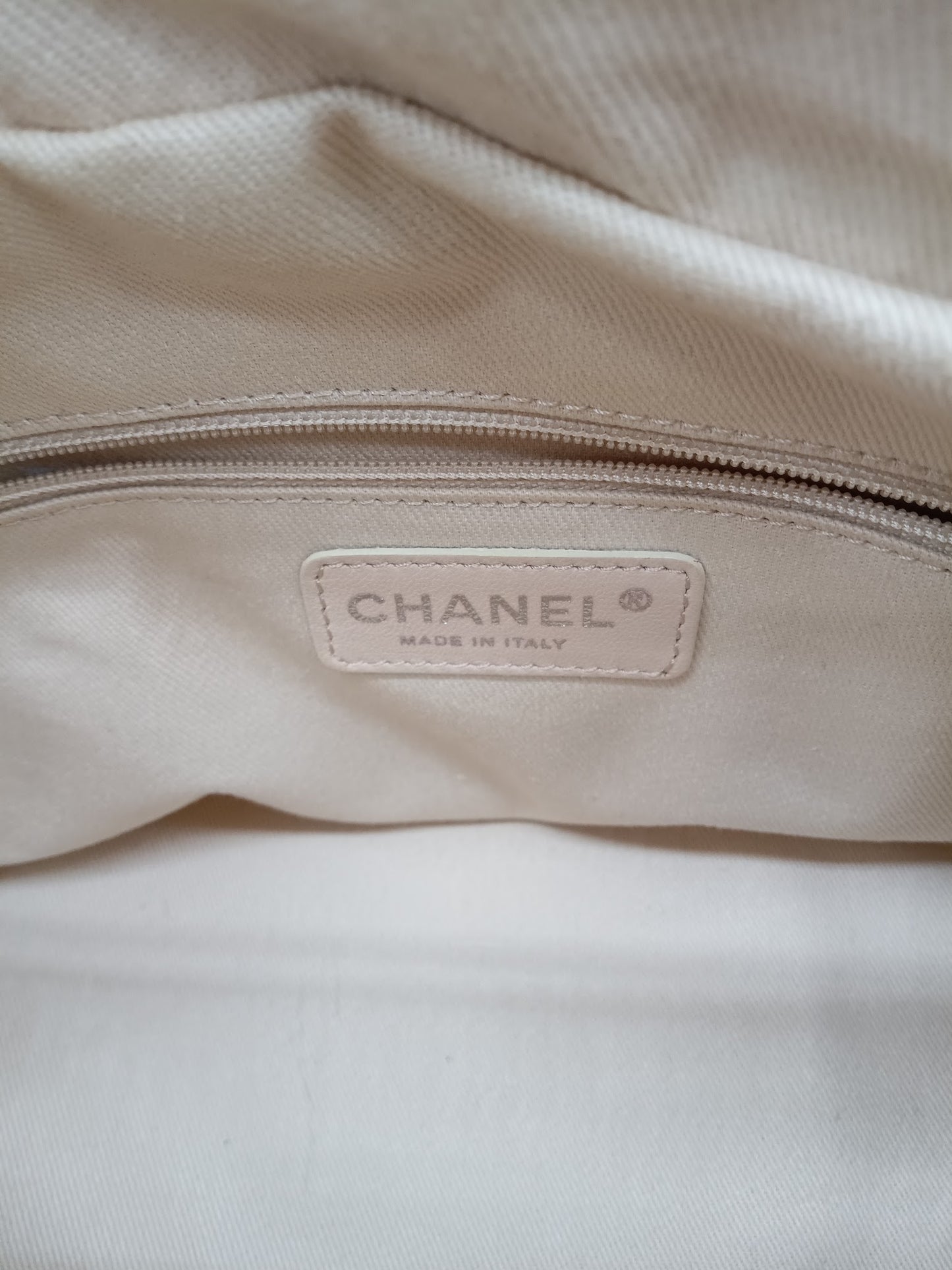 CHANEL Diamond Stitch Shoulder Bag