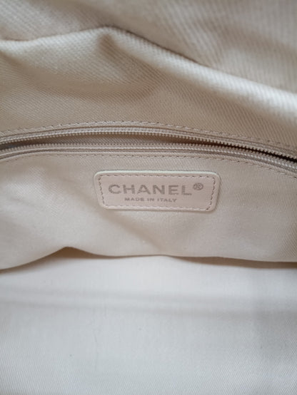 CHANEL Diamond Stitch Shoulder Bag