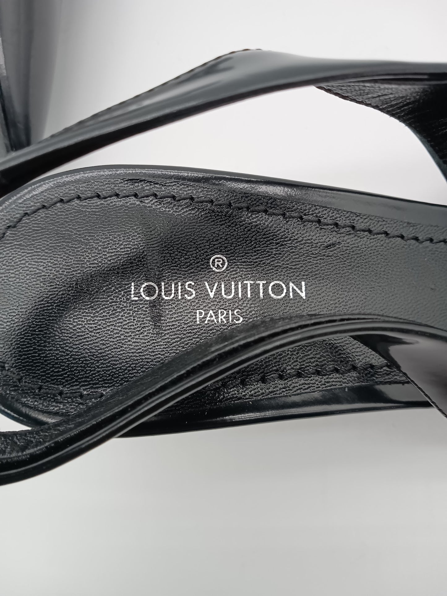 LOUIS VUITTON Slingback Pump