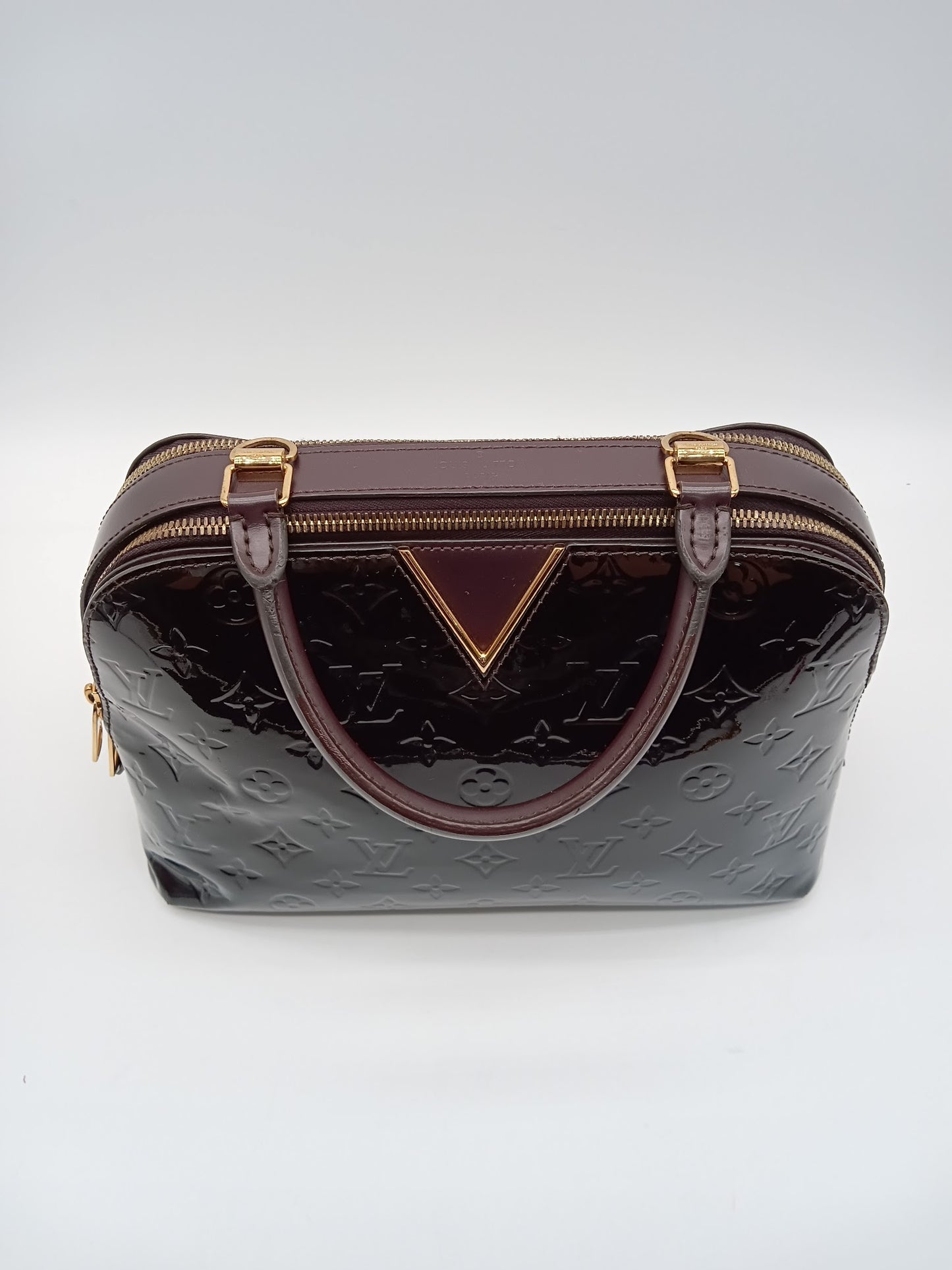 LOUIS VUITTON Monogram Vernis Melrose Bag