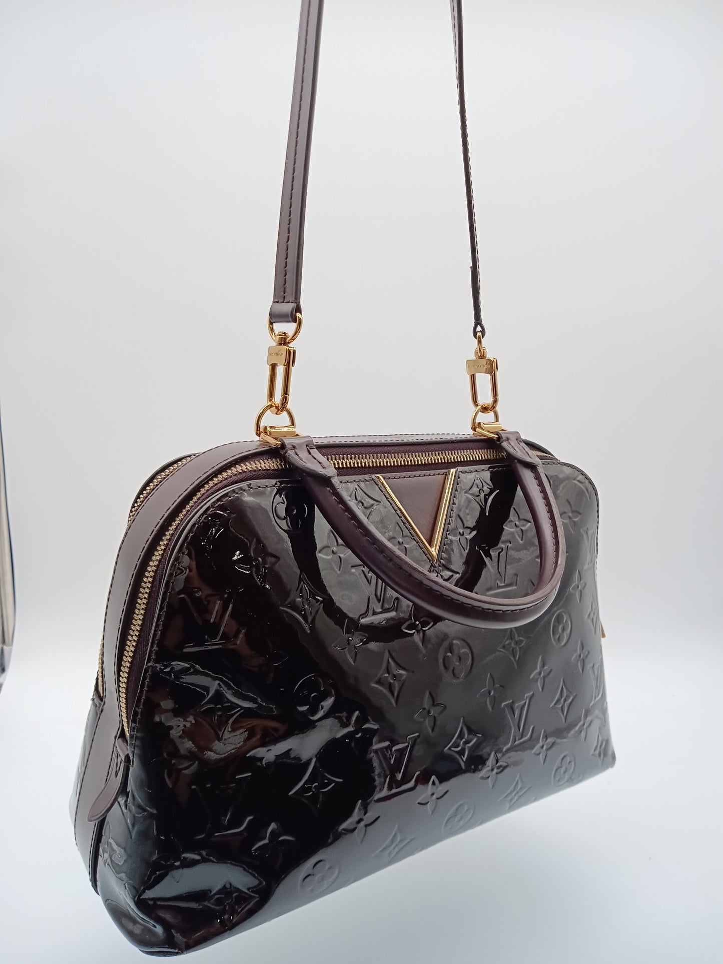 LOUIS VUITTON Monogram Vernis Melrose Bag