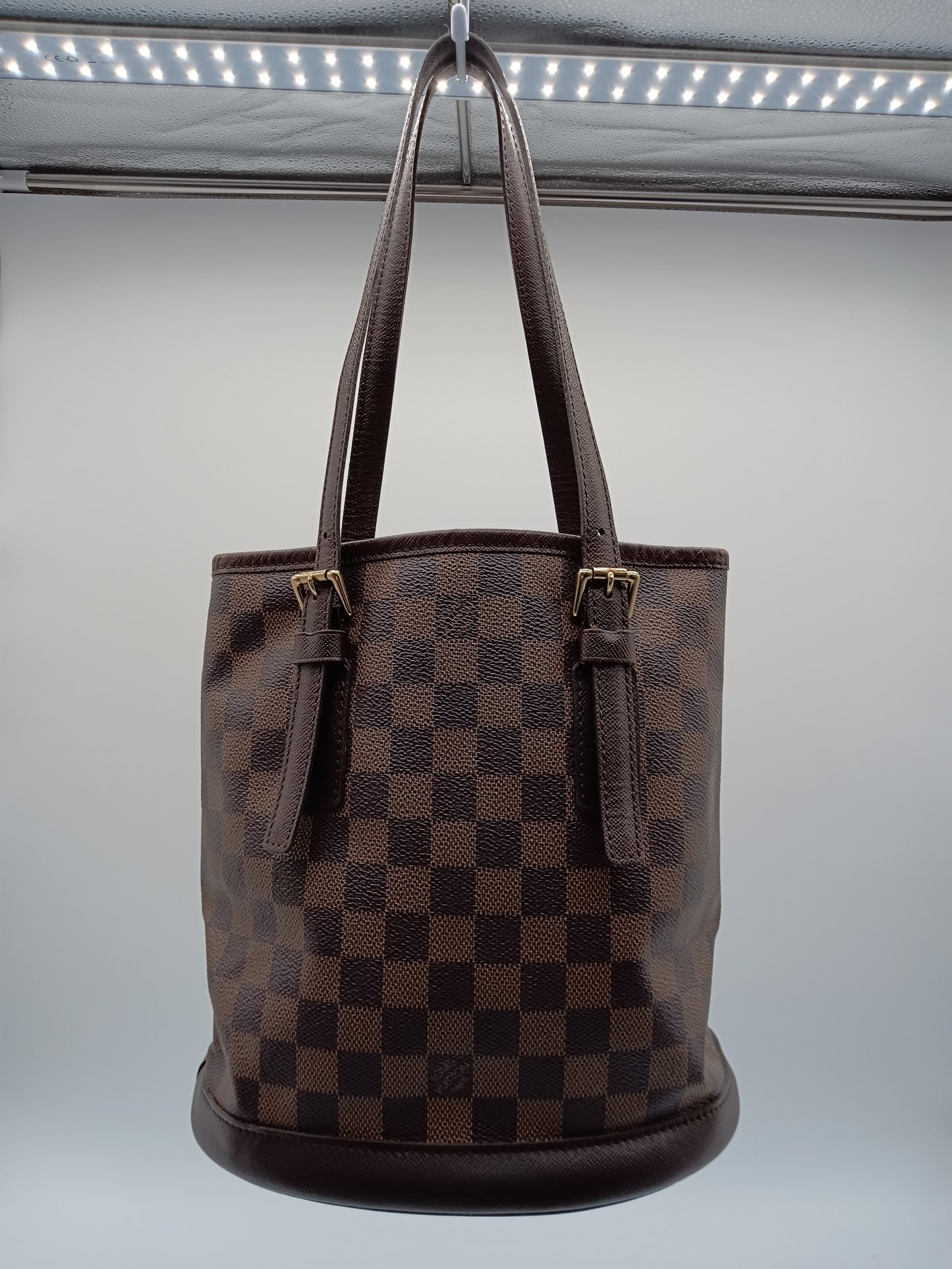 LOUIS VUITTON Damier Marais Bucket