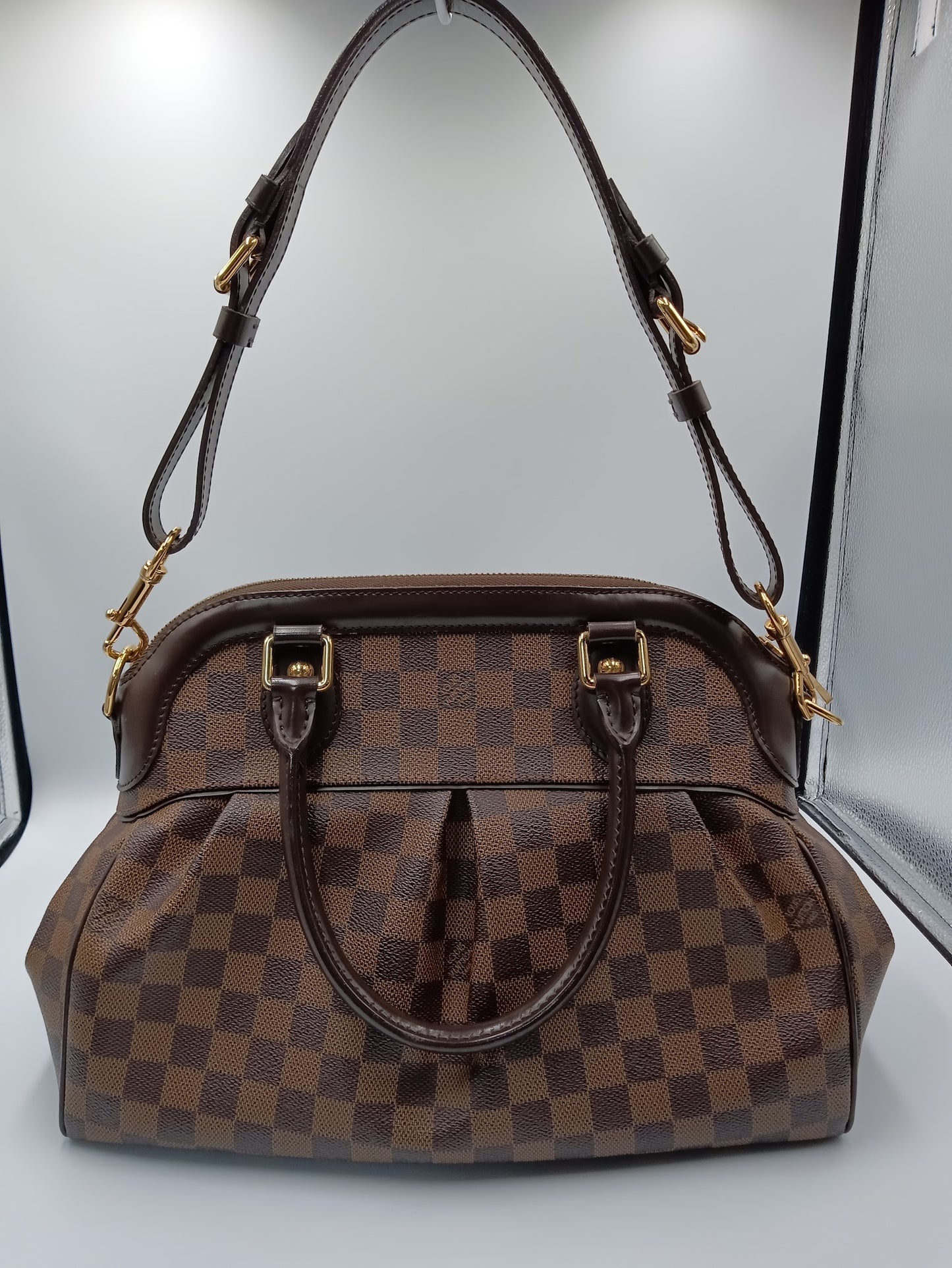 LOUIS VUITTON Damier Trevi GM