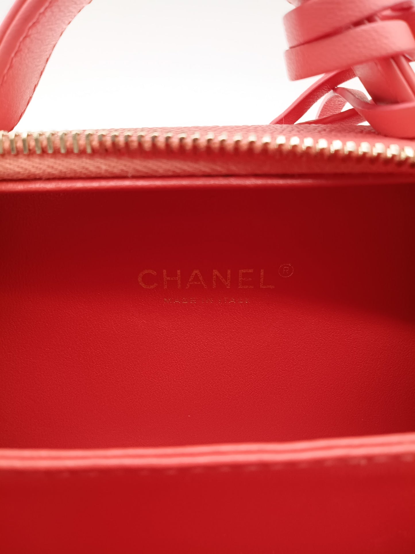 CHANEL Caviar Filigree Vanity
