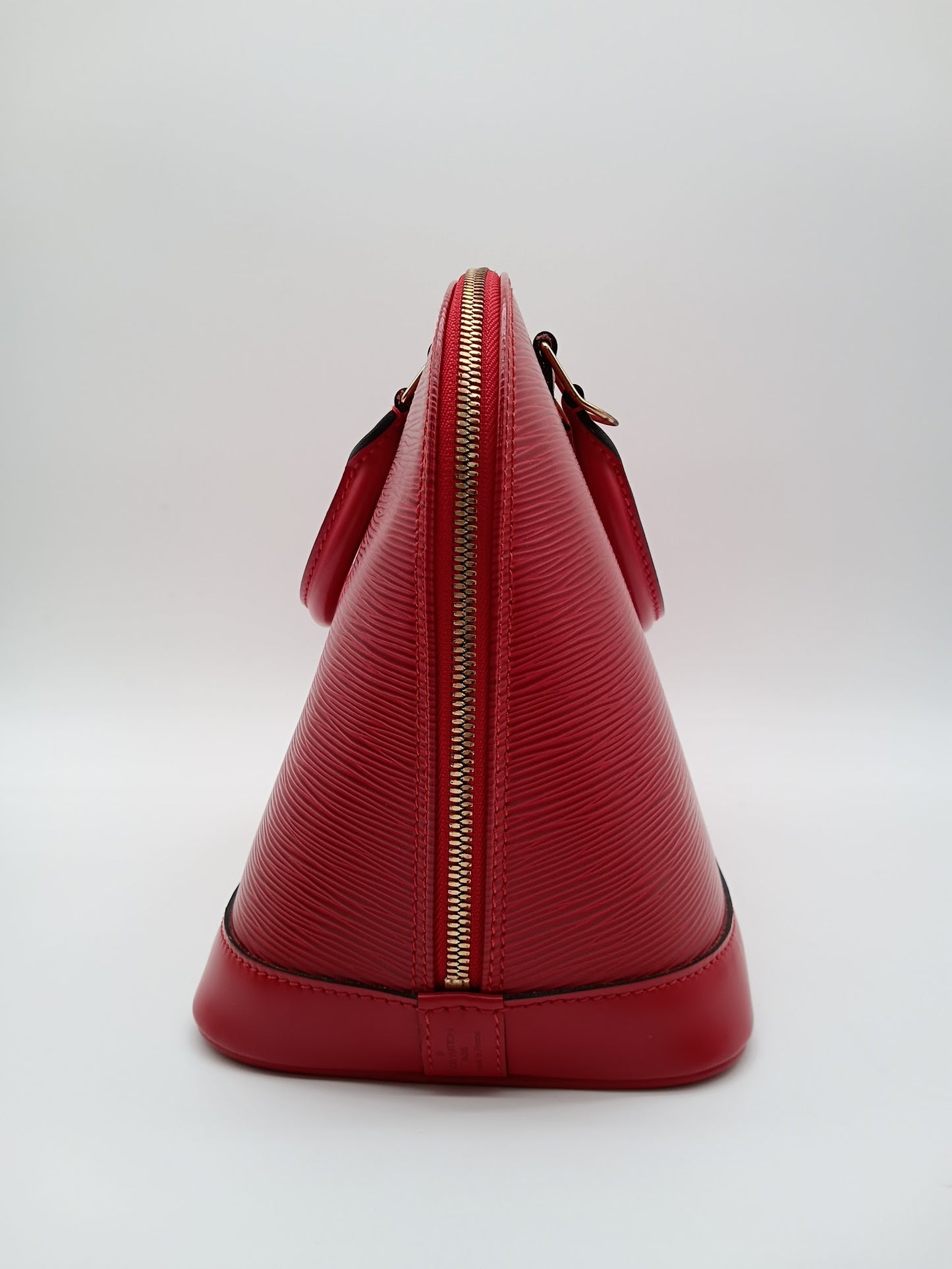 LOUIS VUITTON Epi Alma PM