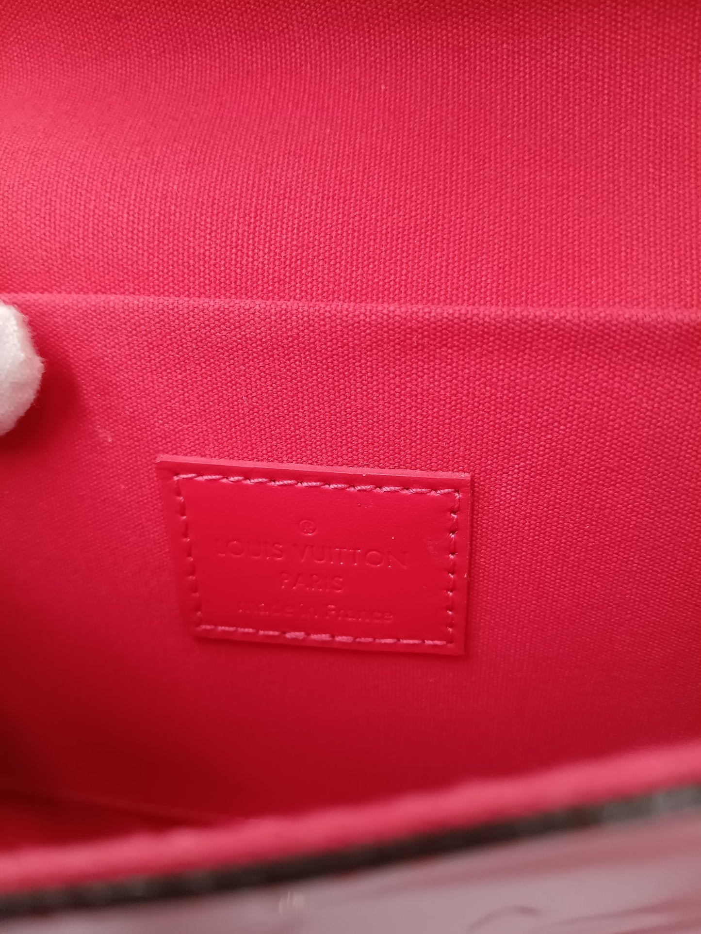 LOUIS VUITTON Vernis Pochette Felicie