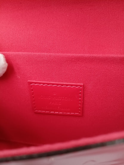 LOUIS VUITTON Vernis Pochette Felicie