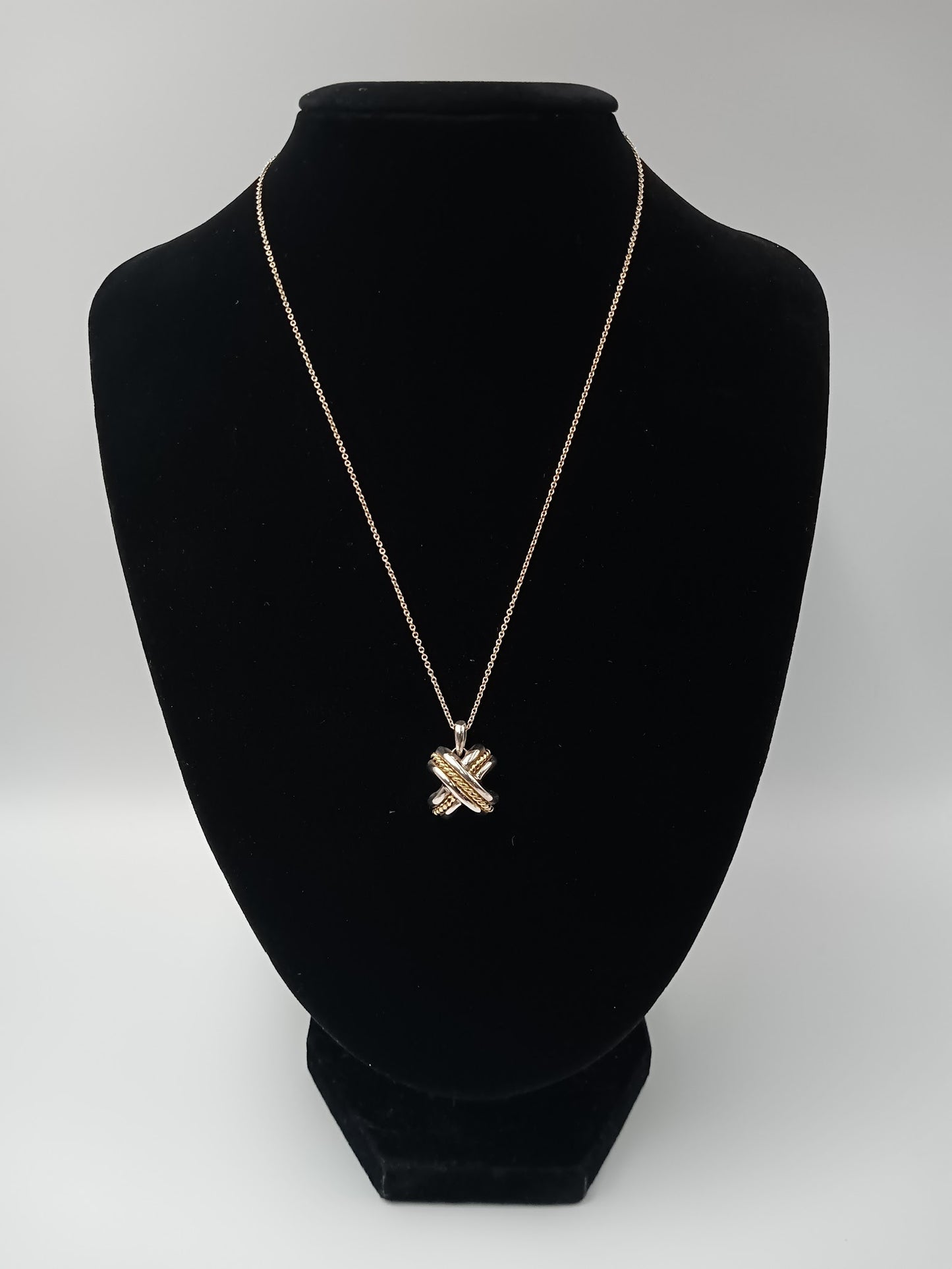 TIFFANY Signature Cross Necklace