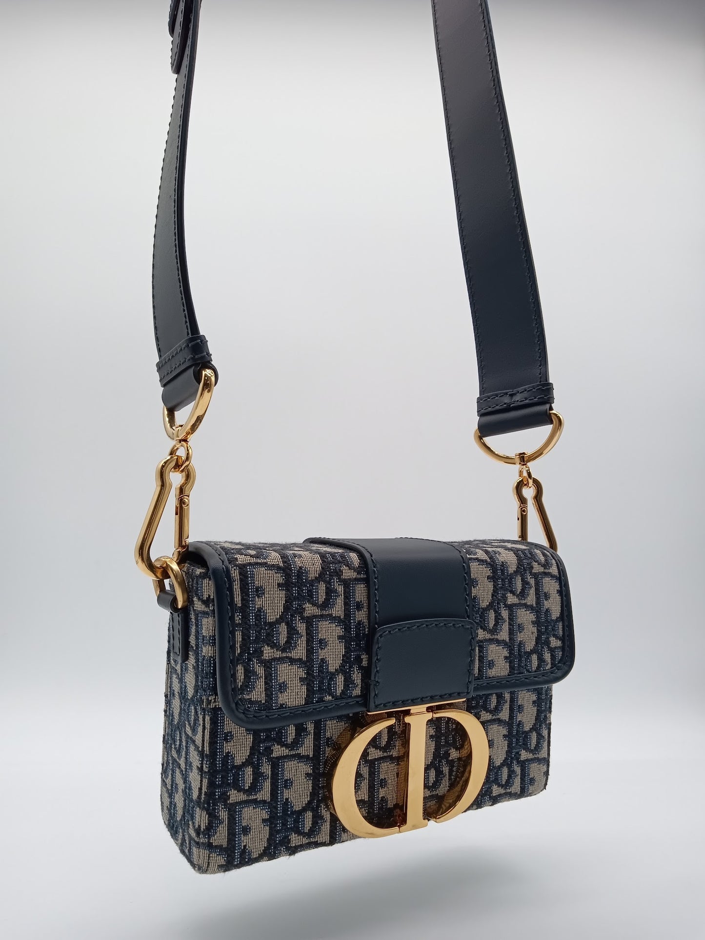 DIOR Oblique Montaigne Jacquard 30