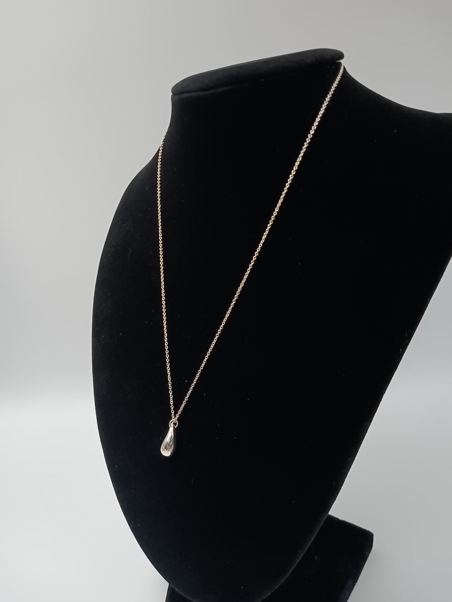 TIFFANY Teardrop Necklace