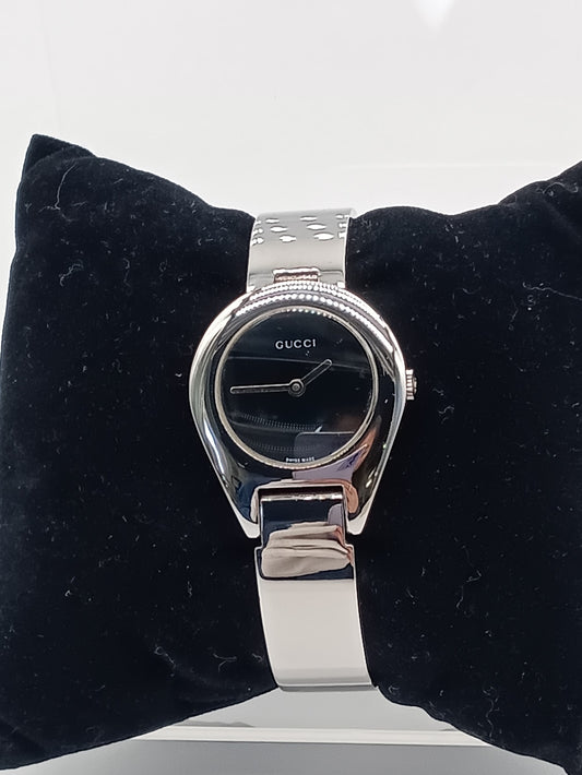 GUCCI 67OOL Bangle Watch