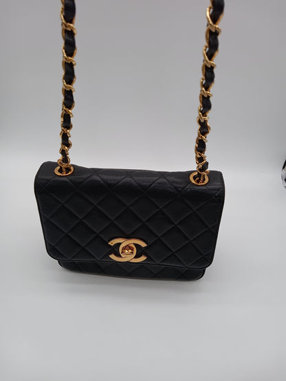 CHANEL Caviar Square Straight Flap