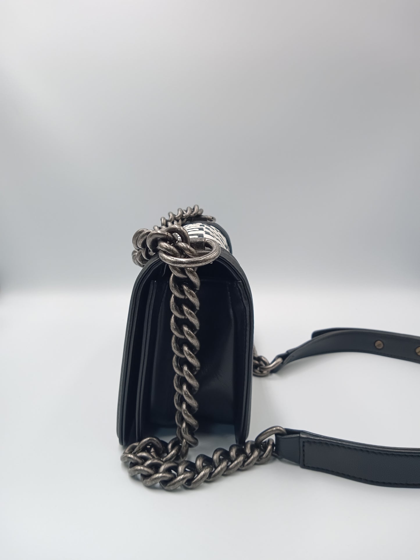 CHANEL Woven Black & White Leboy