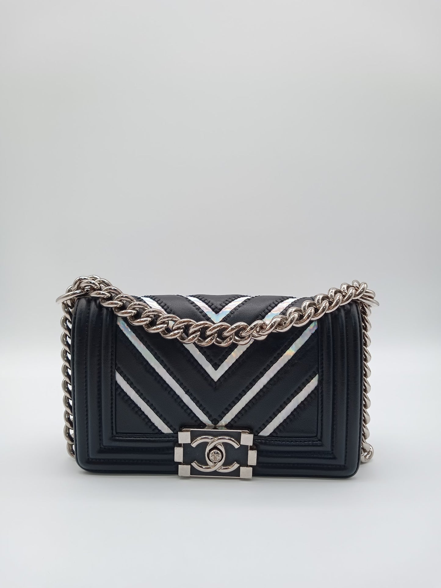 CHANEL Lambskin Iridescent Chevron Leboy