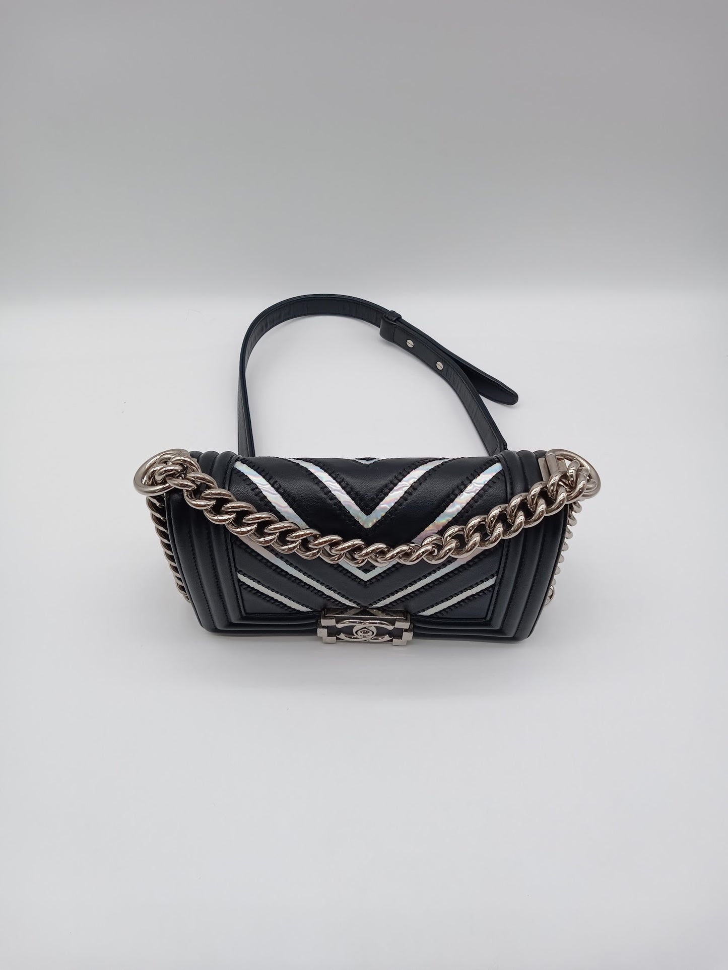 CHANEL Lambskin Iridescent Chevron Leboy