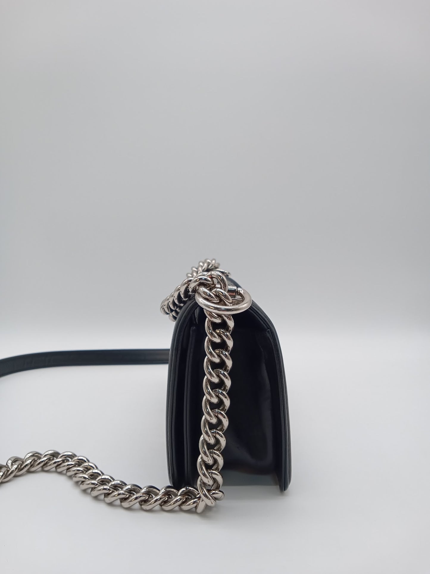 CHANEL Lambskin Iridescent Chevron Leboy