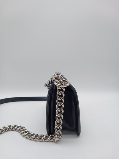 CHANEL Lambskin Iridescent Chevron Leboy