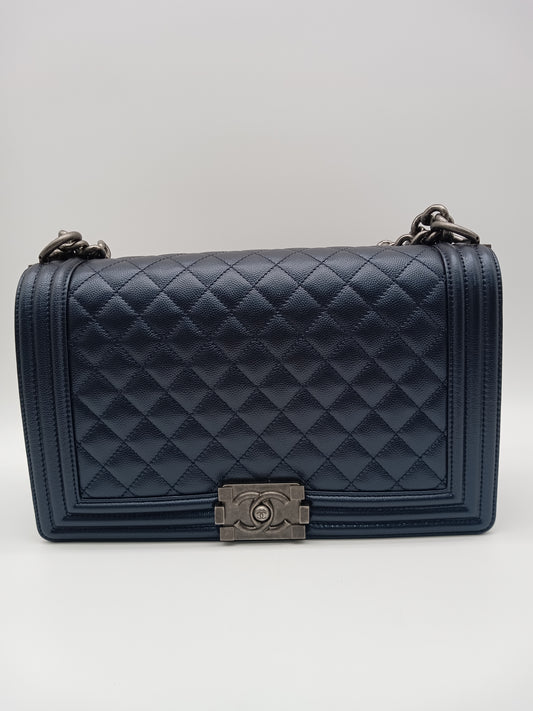 CHANEL Caviar Quilted Metallic New Medium Leboy