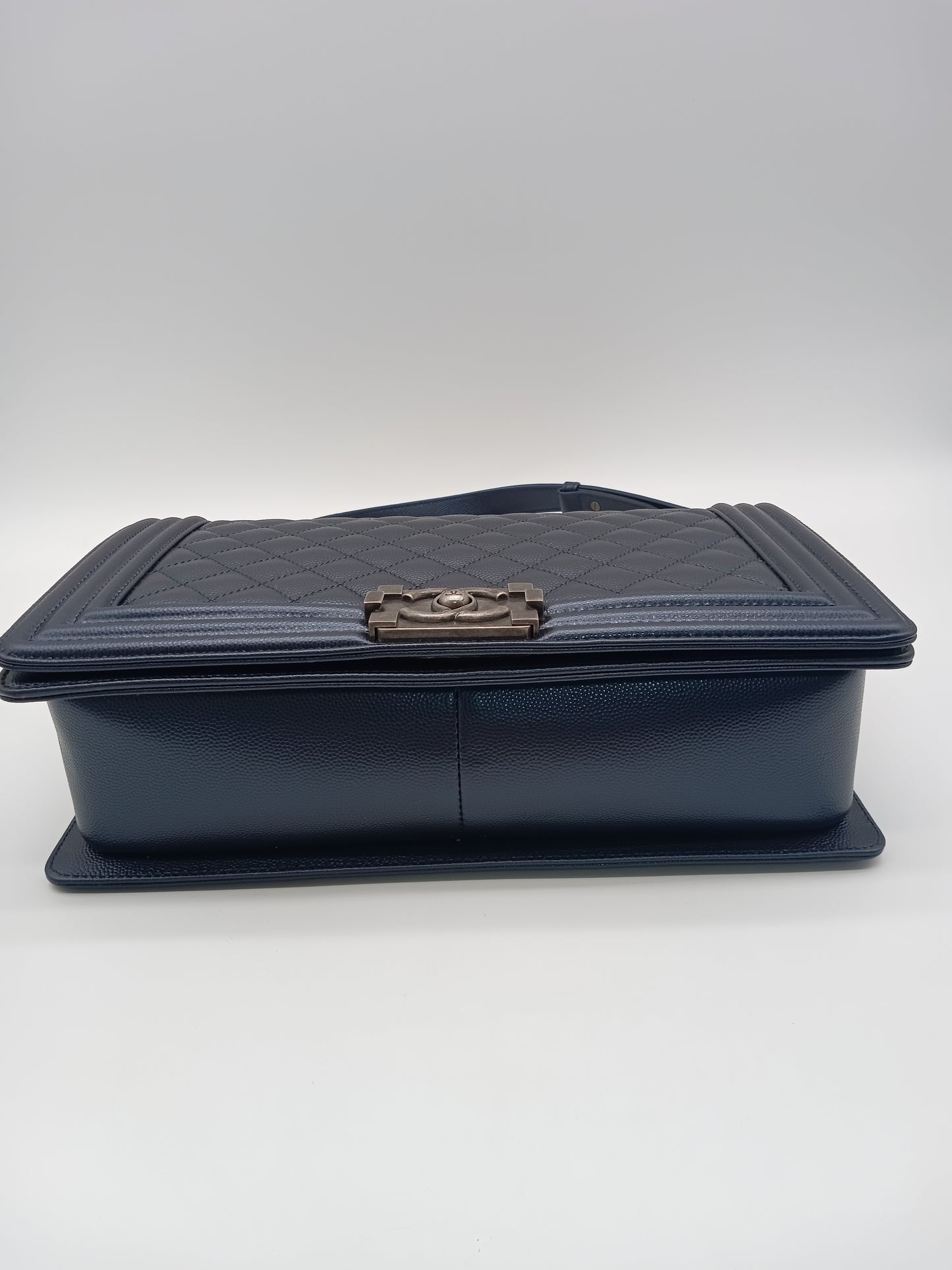 CHANEL Caviar Quilted Metallic New Medium Leboy