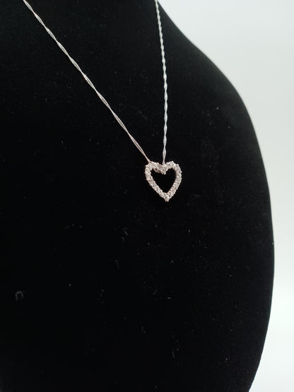 K18 White Gold Open Heart Necklace