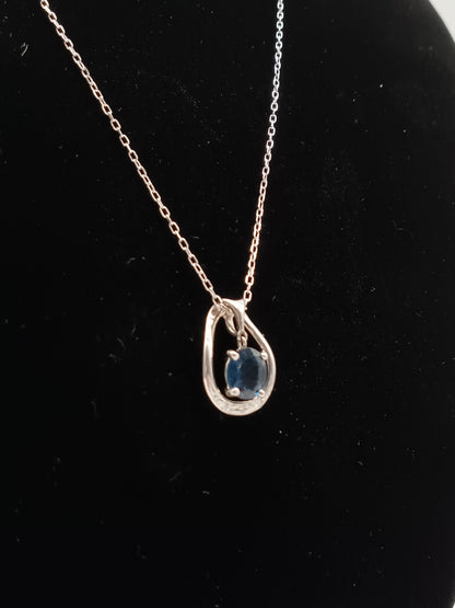 K18 White Gold Sapphire Necklace