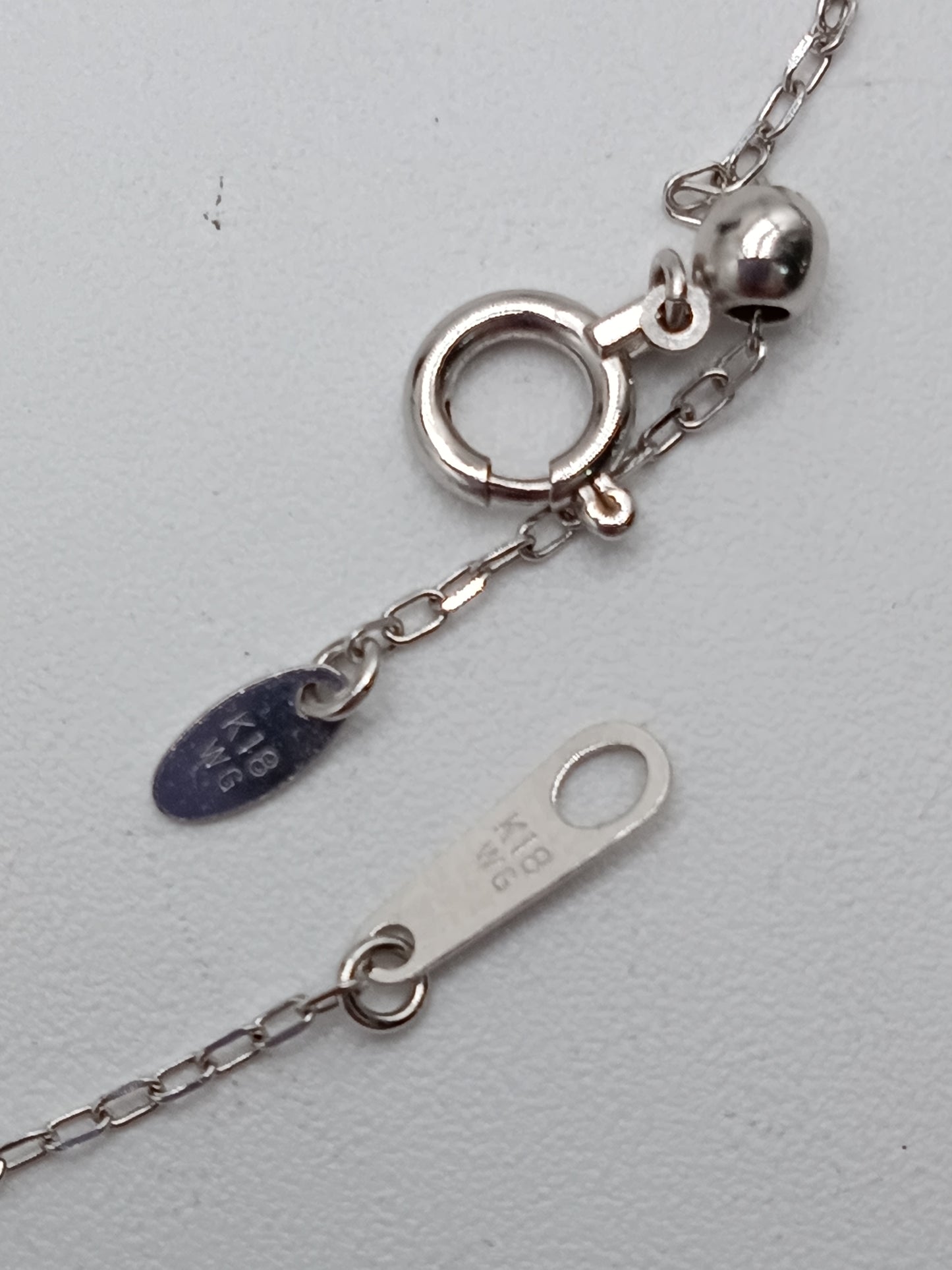 K18 White Gold Sapphire Necklace