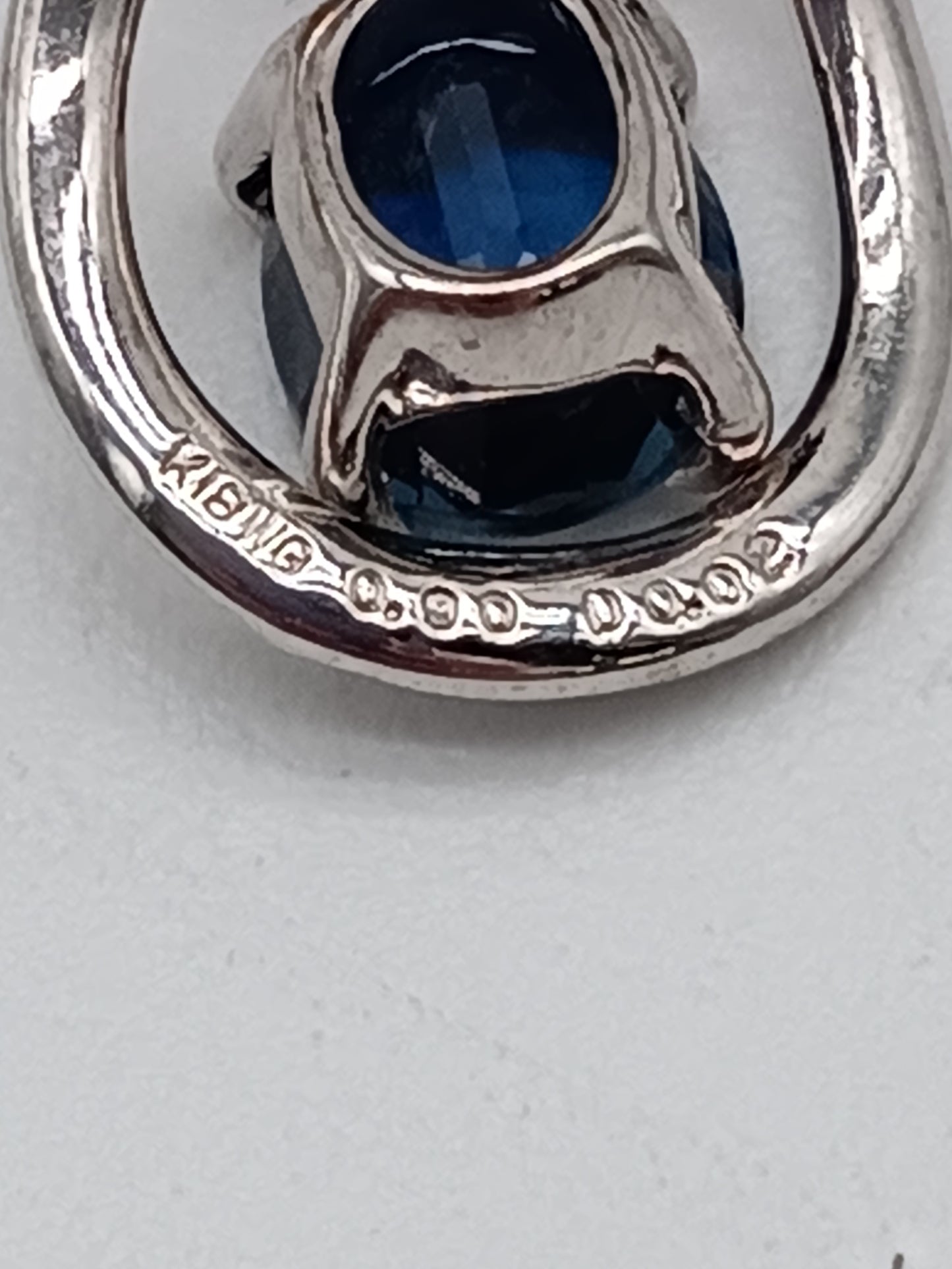 K18 White Gold Sapphire Necklace