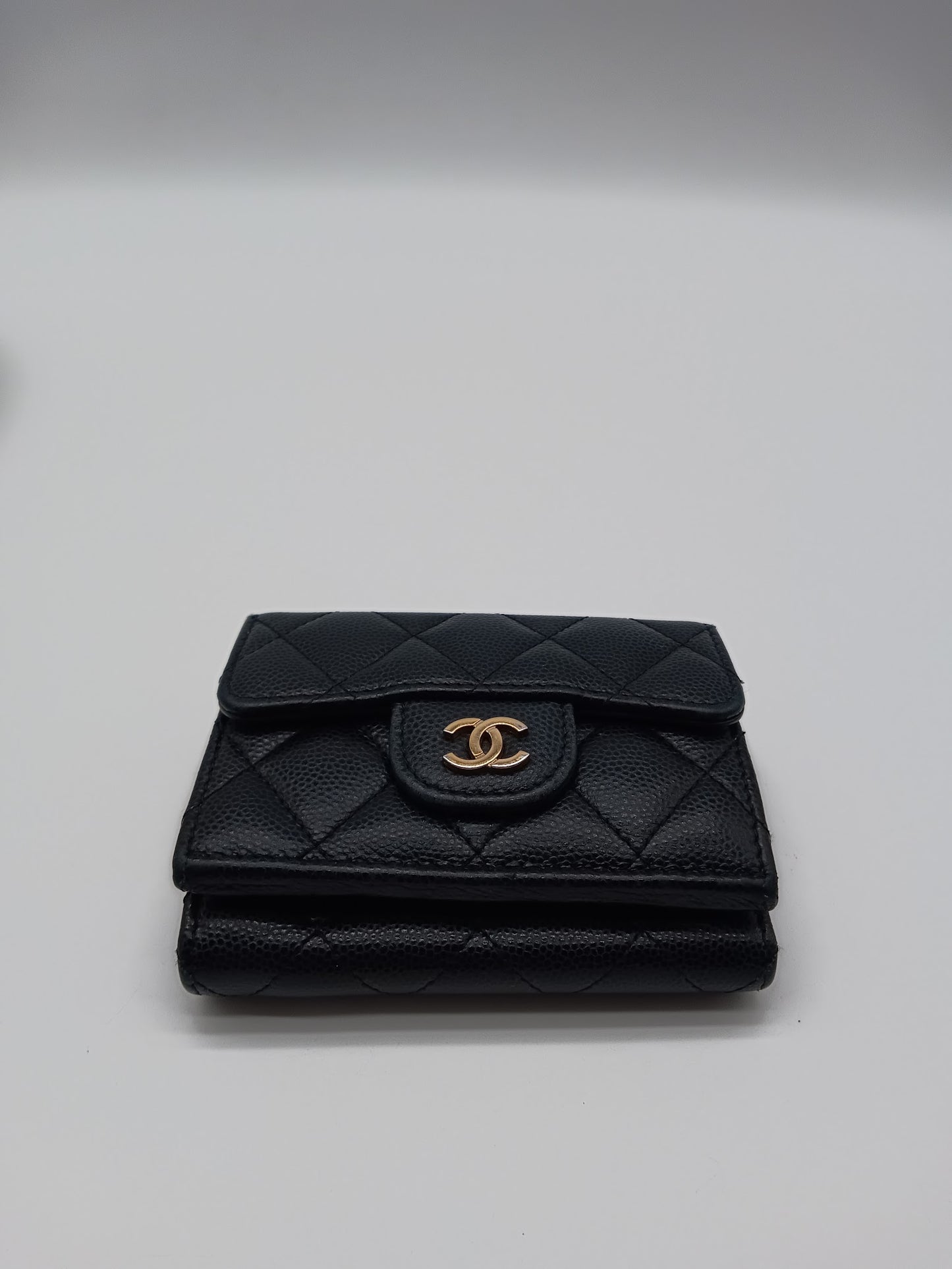 CHANEL Caviar Bifold Wallet