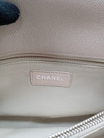 CHANEL Caviar Chevron Coco Handle
