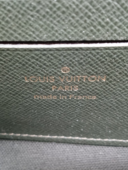 LOUIS VUITTON Monogram Felicie Strap and Go