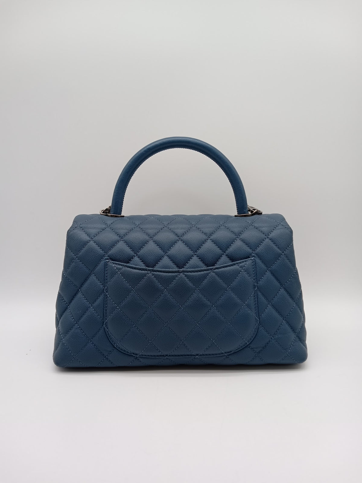 CHANEL Caviar Medium Coco Handle